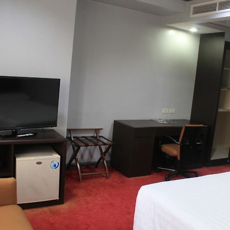 Aim Conference Center Hotel Makati City Ngoại thất bức ảnh