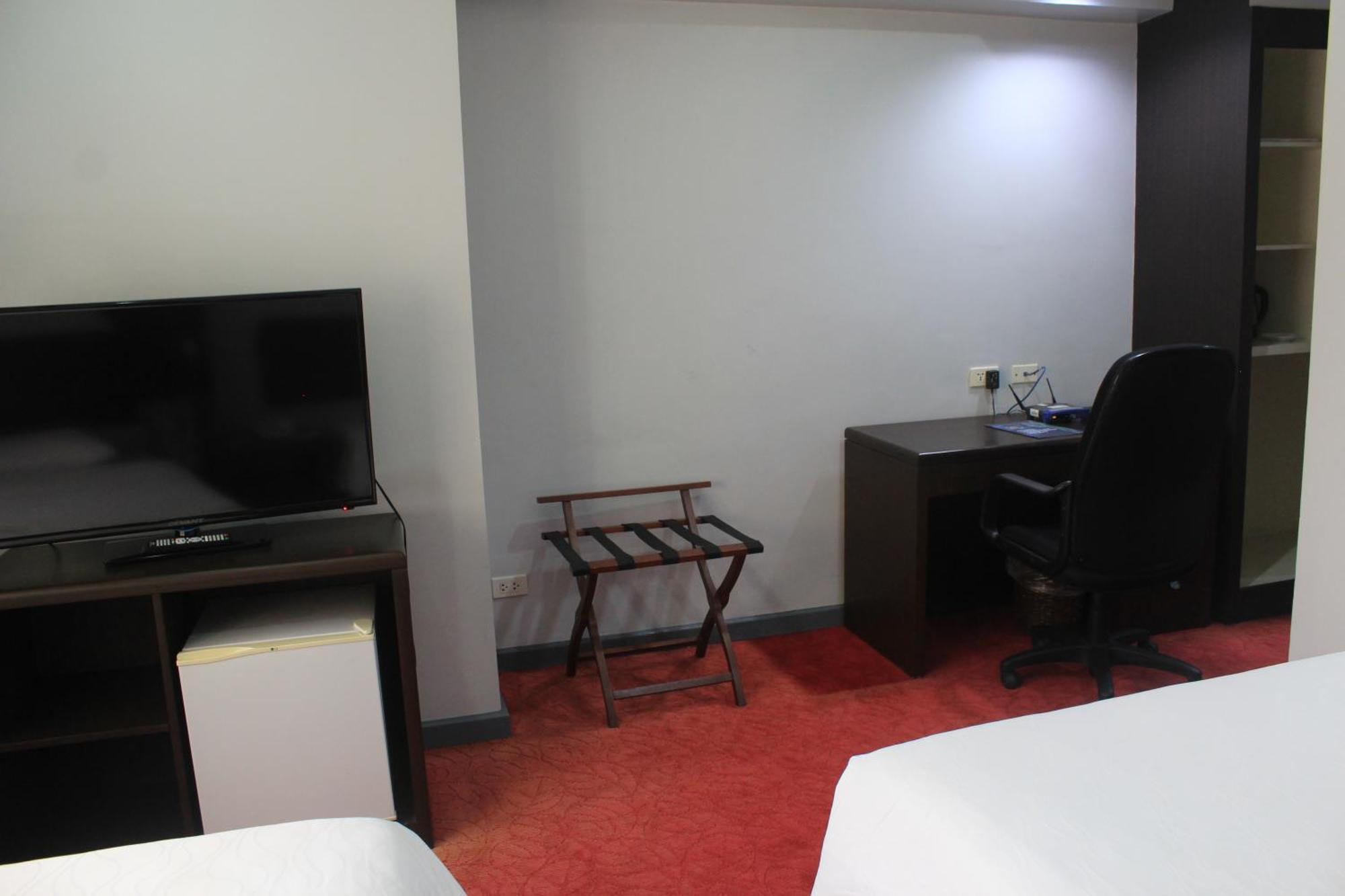 Aim Conference Center Hotel Makati City Ngoại thất bức ảnh