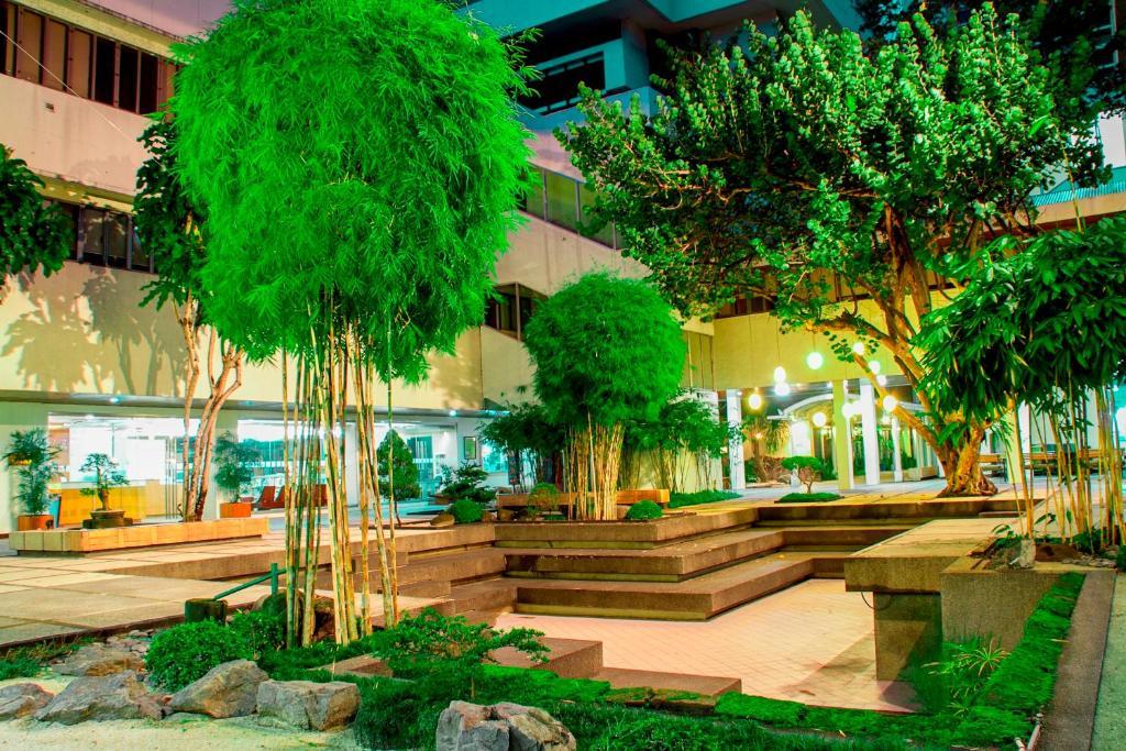 Aim Conference Center Hotel Makati City Ngoại thất bức ảnh